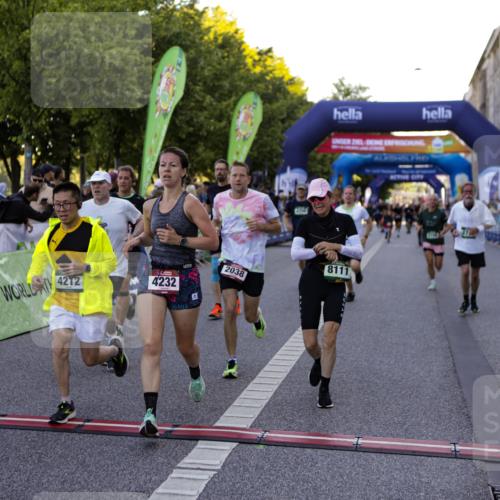 01.09.2024 - BARMER Alsterlauf Kathrin Stürmer Photography http://msf.ph/oto/6970232 01.09.2024 09:59:29 Ziel 2355, 2417, 2877, 2950, 3311, 3315, 3748, 3940, 4325, 4392, 4524, 4557, 5204, 5205, 5237, 8010, 8321, 8352, 2038, 2079, 2223, 2445, 2603, 2719, 2729, 2736, 2771, 3115, 3603, 3758, 4066, 4212, 4232, 4432, 4495, 4605, 4708, 4722, 4867, 5231, 8111, 8134, 8281 meine-sportfotos.de