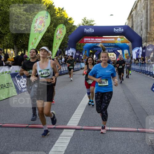 01.09.2024 - BARMER Alsterlauf Kathrin Stürmer Photography http://msf.ph/oto/6970240 01.09.2024 09:59:36 Ziel 2159, 2355, 2417, 2503, 2766, 2877, 2908, 2909, 3311, 3315, 3586, 3815, 4557, 4737, 4904, 4984, 8222, 8352, 2038, 2079, 2223, 2323, 2719, 2771, 3010, 3115, 3185, 3603, 3718, 3737, 3758, 4005, 4495, 4575, 4605, 4708, 4722, 4727, 4867, 4980, 5016, 5231, 5266, 8141, 8345 meine-sportfotos.de