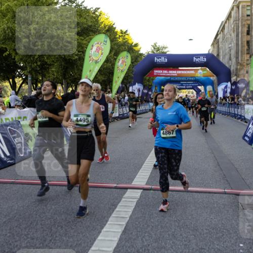 01.09.2024 - BARMER Alsterlauf Kathrin Stürmer Photography http://msf.ph/oto/6970242 01.09.2024 09:59:37 Ziel 2057, 2159, 2417, 2503, 2766, 2877, 2908, 2909, 3311, 3315, 3586, 3815, 4557, 4737, 4904, 4984, 5135, 8222, 8352, 8371, 2079, 2223, 2323, 2719, 2771, 3010, 3185, 3603, 3718, 3737, 3758, 4005, 4482, 4495, 4575, 4605, 4708, 4727, 4867, 4980, 5016, 5231, 5266, 8141, 8345 meine-sportfotos.de