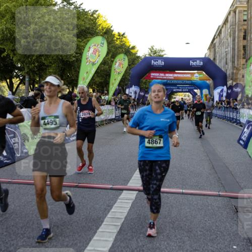 01.09.2024 - BARMER Alsterlauf Kathrin Stürmer Photography http://msf.ph/oto/6970244 01.09.2024 09:59:37 Ziel 2057, 2159, 2417, 2503, 2766, 2877, 2908, 2909, 3311, 3315, 3586, 3815, 4557, 4737, 4904, 4984, 5135, 8222, 8352, 8371, 2079, 2223, 2323, 2719, 2771, 3010, 3185, 3603, 3718, 3737, 3758, 4005, 4482, 4495, 4575, 4605, 4708, 4727, 4867, 4980, 5016, 5231, 5266, 8141, 8345 meine-sportfotos.de