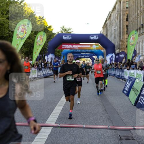 01.09.2024 - BARMER Alsterlauf Kathrin Stürmer Photography http://msf.ph/oto/6970252 01.09.2024 09:59:39 Ziel 2057, 2159, 2417, 2503, 2766, 2877, 2908, 2909, 3311, 3315, 3586, 3673, 3815, 4302, 4405, 4557, 4737, 4904, 4984, 5135, 8033, 8222, 8352, 8371, 2079, 2223, 2304, 2323, 2771, 3010, 3185, 3718, 3737, 3758, 3888, 4005, 4045, 4482, 4495, 4575, 4605, 4727, 4867, 4980, 5016, 5146, 5148, 5266, 5302, 8141, 8345 meine-sportfotos.de