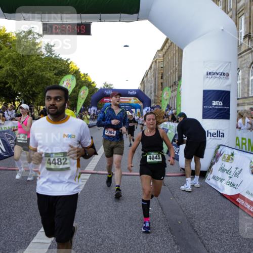 01.09.2024 - BARMER Alsterlauf Kathrin Stürmer Photography http://msf.ph/oto/6970263 01.09.2024 09:59:47 Ziel 2057, 2159, 2361, 2395, 2396, 2401, 2503, 2766, 2877, 2908, 2909, 2912, 3053, 3070, 3586, 3673, 3815, 4141, 4302, 4405, 4604, 4737, 4904, 4984, 5135, 8033, 8201, 8222, 8371, 2155, 2304, 2323, 2335, 2545, 2620, 3010, 3185, 3366, 3718, 3737, 3888, 4005, 4045, 4056, 4294, 4482, 4488, 4575, 4635, 4980, 5146, 5148, 5212, 5266, 5299, 5302, 8141, 8345 meine-sportfotos.de
