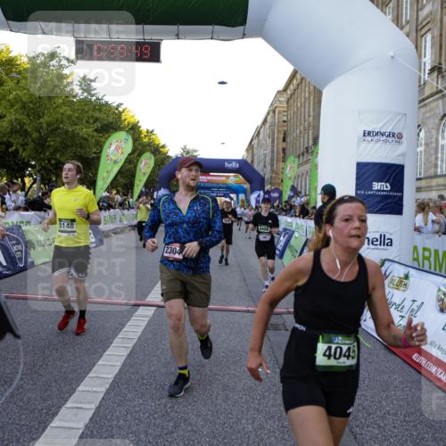 01.09.2024 - BARMER Alsterlauf Kathrin Stürmer Photography http://msf.ph/oto/6970266 01.09.2024 09:59:48 Ziel 2057, 2159, 2361, 2395, 2396, 2401, 2503, 2766, 2877, 2908, 2909, 2912, 3053, 3070, 3586, 3673, 3815, 4141, 4302, 4405, 4604, 4737, 4904, 4984, 5135, 8032, 8033, 8201, 8222, 8371, 2155, 2304, 2323, 2335, 2545, 2620, 3185, 3366, 3718, 3737, 3888, 4005, 4045, 4056, 4294, 4482, 4488, 4575, 4635, 4980, 5146, 5148, 5169, 5212, 5266, 5299, 5302, 8141, 8345 meine-sportfotos.de