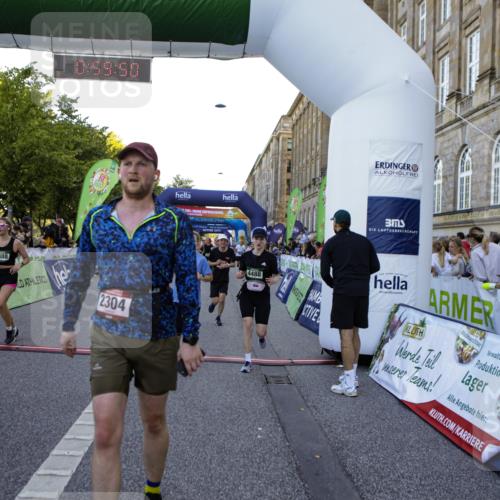 01.09.2024 - BARMER Alsterlauf Kathrin Stürmer Photography http://msf.ph/oto/6970270 01.09.2024 09:59:48 Ziel 2057, 2159, 2361, 2395, 2396, 2401, 2503, 2766, 2877, 2908, 2909, 2912, 3053, 3070, 3586, 3673, 3815, 4141, 4302, 4405, 4604, 4737, 4904, 4984, 5135, 8032, 8033, 8201, 8222, 8371, 2155, 2304, 2323, 2335, 2545, 2620, 3185, 3366, 3718, 3737, 3888, 4005, 4045, 4056, 4294, 4482, 4488, 4575, 4635, 4980, 5146, 5148, 5169, 5212, 5266, 5299, 5302, 8141, 8345 meine-sportfotos.de
