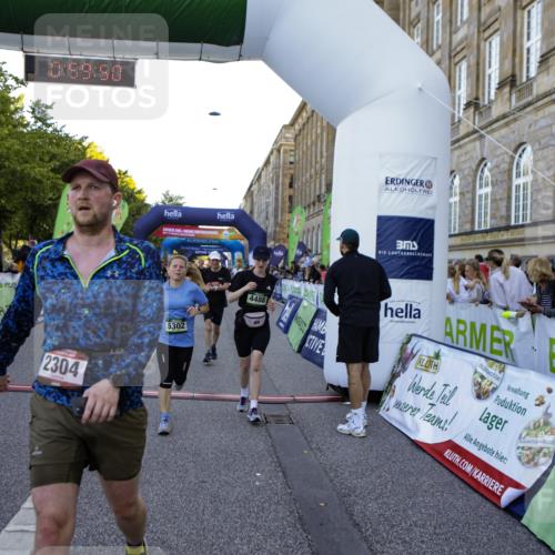 01.09.2024 - BARMER Alsterlauf Kathrin Stürmer Photography http://msf.ph/oto/6970271 01.09.2024 09:59:49 Ziel 2057, 2159, 2361, 2395, 2396, 2401, 2503, 2766, 2908, 2909, 2912, 3053, 3070, 3586, 3673, 3815, 4141, 4302, 4405, 4604, 4737, 4904, 4984, 5135, 8032, 8033, 8101, 8201, 8222, 8371, 2155, 2304, 2323, 2335, 2545, 2620, 3185, 3366, 3718, 3737, 3888, 4045, 4056, 4294, 4482, 4488, 4635, 4980, 5146, 5148, 5169, 5212, 5266, 5299, 5302, 8141, 8345 meine-sportfotos.de