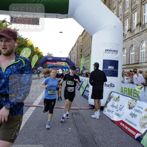 01.09.2024 - BARMER Alsterlauf Kathrin Stürmer Photography http://msf.ph/oto/6970273 01.09.2024 09:59:49 Ziel 2057, 2159, 2361, 2395, 2396, 2401, 2503, 2766, 2908, 2909, 2912, 3053, 3070, 3586, 3673, 3815, 4141, 4302, 4405, 4604, 4737, 4904, 4984, 5135, 8032, 8033, 8101, 8201, 8222, 8371, 2155, 2304, 2323, 2335, 2545, 2620, 3185, 3366, 3718, 3737, 3888, 4045, 4056, 4294, 4482, 4488, 4635, 4980, 5146, 5148, 5169, 5212, 5266, 5299, 5302, 8141, 8345 meine-sportfotos.de