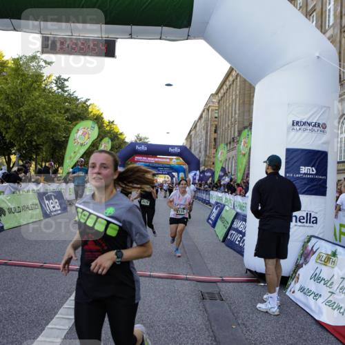 01.09.2024 - BARMER Alsterlauf Kathrin Stürmer Photography http://msf.ph/oto/6970285 01.09.2024 09:59:52 Ziel 2057, 2159, 2361, 2395, 2396, 2401, 2503, 2766, 2908, 2909, 2912, 3053, 3070, 3288, 3586, 3673, 3815, 4141, 4302, 4405, 4604, 4737, 4984, 5135, 8032, 8033, 8101, 8201, 8371, 2155, 2304, 2335, 2545, 2562, 2620, 2918, 3366, 3888, 4045, 4056, 4227, 4294, 4482, 4488, 4635, 4887, 5146, 5148, 5153, 5169, 5212, 5299, 5302 meine-sportfotos.de