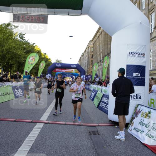 01.09.2024 - BARMER Alsterlauf Kathrin Stürmer Photography http://msf.ph/oto/6970288 01.09.2024 09:59:52 Ziel 2057, 2159, 2361, 2395, 2396, 2401, 2503, 2766, 2908, 2909, 2912, 3053, 3070, 3288, 3586, 3673, 3815, 4141, 4302, 4405, 4604, 4737, 4984, 5135, 8032, 8033, 8101, 8201, 8371, 2155, 2304, 2335, 2545, 2562, 2620, 2918, 3366, 3888, 4045, 4056, 4227, 4294, 4482, 4488, 4635, 4887, 5146, 5148, 5153, 5169, 5212, 5299, 5302 meine-sportfotos.de