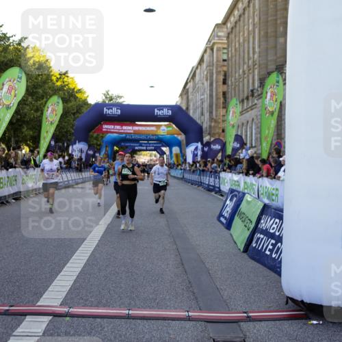 01.09.2024 - BARMER Alsterlauf Kathrin Stürmer Photography http://msf.ph/oto/6970301 01.09.2024 09:59:57 Ziel 2057, 2361, 2395, 2396, 2401, 2912, 3053, 3070, 3288, 3324, 3673, 4141, 4302, 4391, 4405, 4604, 4944, 5135, 8032, 8033, 8101, 8201, 8371, 2155, 2335, 2545, 2562, 2620, 2910, 2918, 3366, 3390, 3686, 4227, 4294, 4304, 4693, 4887, 5153, 5169, 5177, 5212, 5299, 8342 meine-sportfotos.de