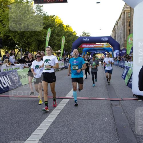 01.09.2024 - BARMER Alsterlauf Kathrin Stürmer Photography http://msf.ph/oto/6970317 01.09.2024 10:00:39 Ziel 2197, 2206, 2244, 2674, 2689, 3223, 3323, 3367, 3528, 3687, 3912, 4052, 4171, 4428, 4608, 4687, 4813, 4926, 4936, 5138, 5144, 8149, 2330, 2419, 2612, 2920, 2921, 3078, 3541, 3725, 3762, 3834, 3836, 4152, 4263, 4739, 4744, 4869, 4971, 4985, 8007, 8054, 8086, 8088, 8287 meine-sportfotos.de