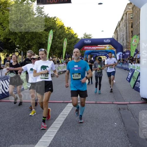 01.09.2024 - BARMER Alsterlauf Kathrin Stürmer Photography http://msf.ph/oto/6970320 01.09.2024 10:00:39 Ziel 2197, 2206, 2244, 2674, 2689, 3223, 3323, 3367, 3528, 3687, 3912, 4052, 4171, 4428, 4608, 4687, 4813, 4926, 4936, 5138, 5144, 8149, 2330, 2419, 2612, 2920, 2921, 3078, 3541, 3725, 3762, 3834, 3836, 4152, 4263, 4739, 4744, 4869, 4971, 4985, 8007, 8054, 8086, 8088, 8287 meine-sportfotos.de