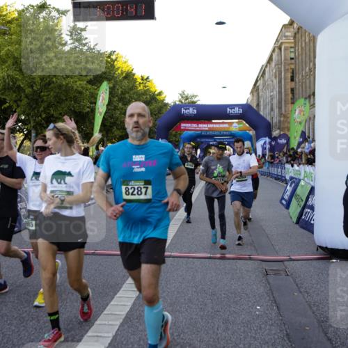 01.09.2024 - BARMER Alsterlauf Kathrin Stürmer Photography http://msf.ph/oto/6970323 01.09.2024 10:00:39 Ziel 2197, 2206, 2244, 2674, 2689, 3223, 3323, 3367, 3528, 3687, 3912, 4052, 4171, 4428, 4608, 4687, 4813, 4926, 4936, 5138, 5144, 8149, 2330, 2419, 2612, 2920, 2921, 3078, 3541, 3725, 3762, 3834, 3836, 4152, 4263, 4739, 4744, 4869, 4971, 4985, 8007, 8054, 8086, 8088, 8287 meine-sportfotos.de