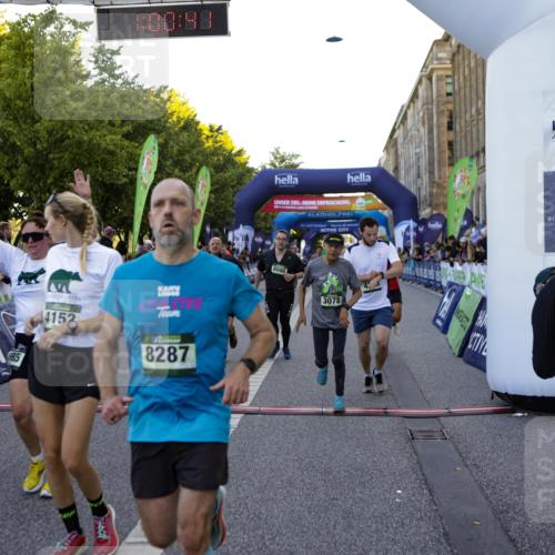 01.09.2024 - BARMER Alsterlauf Kathrin Stürmer Photography http://msf.ph/oto/6970324 01.09.2024 10:00:40 Ziel 2197, 2206, 2244, 2674, 2689, 3223, 3323, 3367, 3528, 3687, 3912, 4052, 4171, 4428, 4687, 4908, 4926, 4936, 5138, 5144, 2330, 2419, 2612, 2920, 2921, 3078, 3541, 3725, 3834, 3836, 4152, 4263, 4739, 4744, 4869, 4971, 4985, 8007, 8054, 8086, 8088, 8287 meine-sportfotos.de