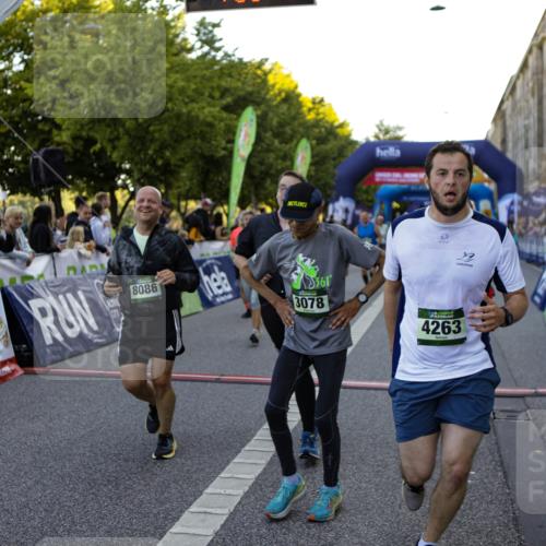 01.09.2024 - BARMER Alsterlauf Kathrin Stürmer Photography http://msf.ph/oto/6970326 01.09.2024 10:00:42 Ziel 2206, 2244, 2674, 2689, 3223, 3323, 3367, 3687, 3912, 4052, 4171, 4428, 4687, 4749, 4908, 4926, 4936, 5138, 8109, 2330, 2419, 2612, 2652, 2920, 2921, 3078, 3541, 3725, 3834, 3836, 4152, 4263, 4739, 4744, 4985, 8007, 8054, 8086, 8088, 8287 meine-sportfotos.de