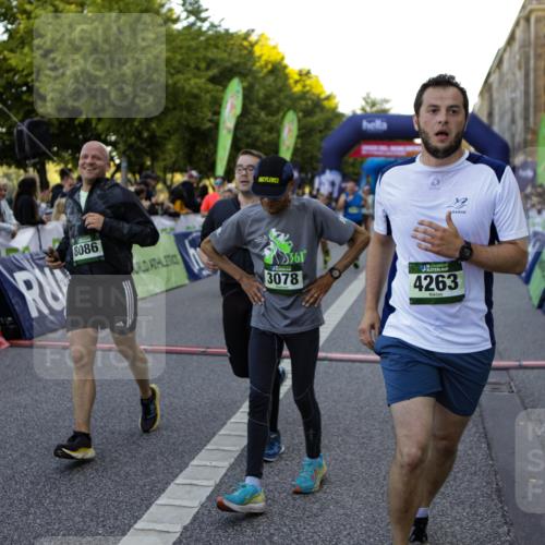 01.09.2024 - BARMER Alsterlauf Kathrin Stürmer Photography http://msf.ph/oto/6970327 01.09.2024 10:00:42 Ziel 2206, 2244, 2674, 2689, 3223, 3323, 3367, 3687, 3912, 4052, 4171, 4428, 4687, 4749, 4908, 4926, 4936, 5138, 8109, 2330, 2419, 2612, 2652, 2920, 2921, 3078, 3541, 3725, 3834, 3836, 4152, 4263, 4739, 4744, 4985, 8007, 8054, 8086, 8088, 8287 meine-sportfotos.de