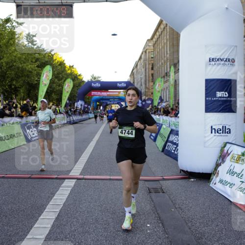 01.09.2024 - BARMER Alsterlauf Kathrin Stürmer Photography http://msf.ph/oto/6970333 01.09.2024 10:00:47 Ziel 2206, 2244, 2674, 2689, 3223, 3323, 3367, 3687, 3912, 4052, 4142, 4171, 4301, 4749, 4908, 4926, 5138, 8109, 2330, 2419, 2612, 2652, 3278, 3541, 3630, 3725, 3834, 3836, 4537, 4553, 4663, 4739, 4744, 8007, 8044, 8046, 8054, 8086, 8088, 8338 meine-sportfotos.de