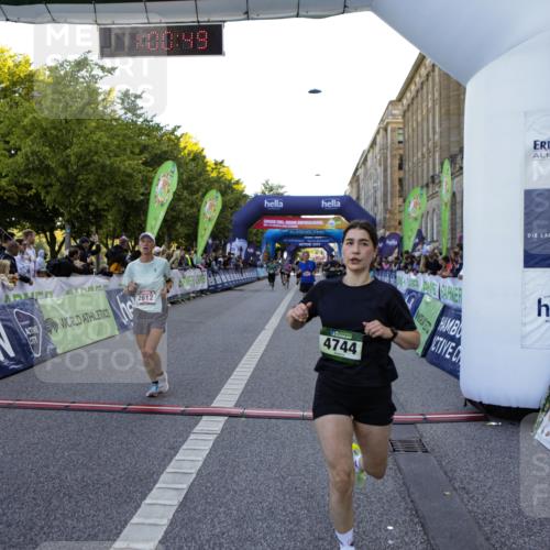 01.09.2024 - BARMER Alsterlauf Kathrin Stürmer Photography http://msf.ph/oto/6970334 01.09.2024 10:00:47 Ziel 2206, 2244, 2674, 2689, 3223, 3323, 3367, 3687, 3912, 4052, 4142, 4171, 4301, 4749, 4908, 4926, 5138, 8109, 2330, 2419, 2612, 2652, 3278, 3541, 3630, 3725, 3834, 3836, 4537, 4553, 4663, 4739, 4744, 8007, 8044, 8046, 8054, 8086, 8088, 8338 meine-sportfotos.de