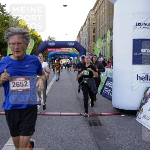 01.09.2024 - BARMER Alsterlauf Kathrin Stürmer Photography http://msf.ph/oto/6970341 01.09.2024 10:00:52 Ziel 2206, 2244, 2245, 3470, 3912, 4052, 4142, 4301, 4749, 4908, 5138, 5310, 8109, 8190, 2605, 2612, 2652, 2901, 3278, 3312, 3630, 4395, 4537, 4553, 4663, 4715, 4744, 5023, 5106, 5107, 8007, 8044, 8046, 8054, 8338 meine-sportfotos.de