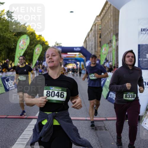 01.09.2024 - BARMER Alsterlauf Kathrin Stürmer Photography http://msf.ph/oto/6970346 01.09.2024 10:00:53 Ziel 2244, 2245, 3470, 3912, 4052, 4142, 4301, 4749, 4908, 5138, 5310, 8109, 8190, 2605, 2612, 2652, 2901, 3278, 3312, 3630, 4395, 4537, 4553, 4663, 4715, 4744, 5023, 5106, 5107, 8044, 8046, 8338 meine-sportfotos.de