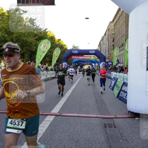 01.09.2024 - BARMER Alsterlauf Kathrin Stürmer Photography http://msf.ph/oto/6970355 01.09.2024 10:00:56 Ziel 2245, 3470, 3504, 3883, 3912, 4052, 4142, 4301, 4749, 4908, 5138, 5310, 8109, 8190, 2605, 2652, 2901, 3278, 3312, 3630, 3854, 4395, 4537, 4553, 4612, 4663, 4715, 5023, 5106, 5107, 8044, 8046, 8338 meine-sportfotos.de