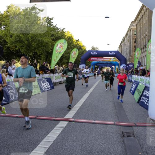 01.09.2024 - BARMER Alsterlauf Kathrin Stürmer Photography http://msf.ph/oto/6970358 01.09.2024 10:00:57 Ziel 2245, 3470, 3504, 3883, 3912, 4032, 4142, 4301, 4749, 4908, 5138, 5147, 5310, 8109, 8190, 2605, 2652, 2901, 3278, 3312, 3630, 3854, 4395, 4537, 4553, 4612, 4663, 4715, 5023, 5106, 5107, 8044, 8046, 8338 meine-sportfotos.de