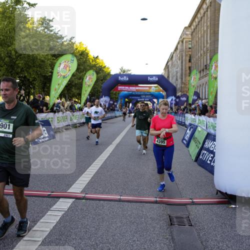 01.09.2024 - BARMER Alsterlauf Kathrin Stürmer Photography http://msf.ph/oto/6970363 01.09.2024 10:00:58 Ziel 2245, 3470, 3504, 3883, 4032, 4142, 4301, 4749, 4908, 5147, 5310, 8109, 8190, 2605, 2901, 3272, 3278, 3312, 3630, 3854, 4395, 4537, 4553, 4612, 4663, 4715, 5023, 5106, 5107, 8044, 8046, 8338 meine-sportfotos.de