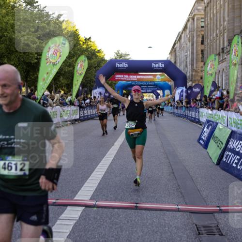 01.09.2024 - BARMER Alsterlauf Kathrin Stürmer Photography http://msf.ph/oto/6970372 01.09.2024 10:01:03 Ziel 2245, 2282, 2942, 3470, 3504, 3587, 3883, 4032, 4142, 4301, 5147, 5310, 8190, 2366, 2605, 2901, 2911, 3272, 3312, 3854, 3956, 4395, 4612, 4715, 5023, 5106, 5107, 8195 meine-sportfotos.de