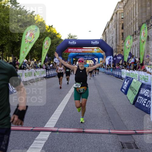 01.09.2024 - BARMER Alsterlauf Kathrin Stürmer Photography http://msf.ph/oto/6970373 01.09.2024 10:01:03 Ziel 2245, 2282, 2942, 3470, 3504, 3587, 3883, 4032, 4142, 4301, 5147, 5310, 8190, 2366, 2605, 2901, 2911, 3272, 3312, 3854, 3956, 4395, 4612, 4715, 5023, 5106, 5107, 8195 meine-sportfotos.de