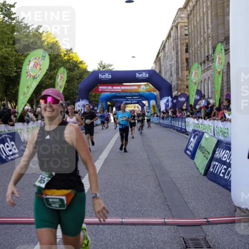 01.09.2024 - BARMER Alsterlauf Kathrin Stürmer Photography http://msf.ph/oto/6970379 01.09.2024 10:01:04 Ziel 2245, 2282, 2942, 3470, 3504, 3587, 3883, 4032, 4142, 4301, 5147, 5310, 8190, 2366, 2605, 2901, 2911, 3272, 3312, 3661, 3854, 3956, 4395, 4612, 4715, 4788, 5023, 8195 meine-sportfotos.de