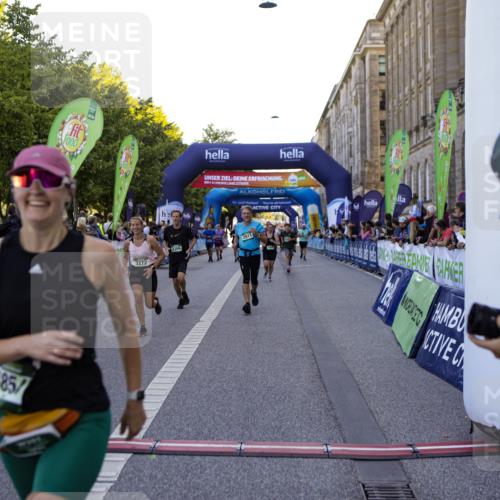 01.09.2024 - BARMER Alsterlauf Kathrin Stürmer Photography http://msf.ph/oto/6970381 01.09.2024 10:01:04 Ziel 2245, 2282, 2942, 3470, 3504, 3587, 3883, 4032, 4142, 4301, 5147, 5310, 8190, 2366, 2605, 2901, 2911, 3272, 3312, 3661, 3854, 3956, 4395, 4612, 4715, 4788, 5023, 8195 meine-sportfotos.de