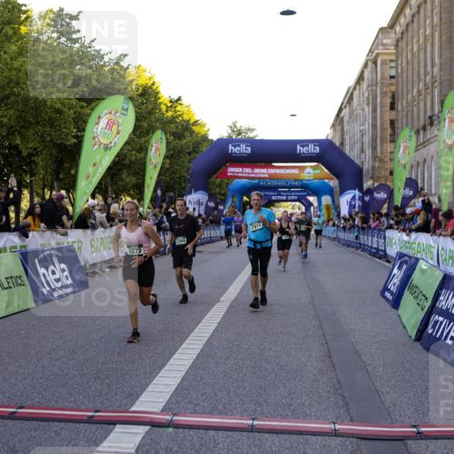 01.09.2024 - BARMER Alsterlauf Kathrin Stürmer Photography http://msf.ph/oto/6970385 01.09.2024 10:01:05 Ziel 2245, 2282, 2942, 3470, 3504, 3587, 3752, 3883, 4032, 4301, 4446, 5147, 5310, 8190, 2366, 2605, 2911, 3272, 3312, 3661, 3854, 3956, 4395, 4576, 4612, 4715, 4788, 5023, 8195 meine-sportfotos.de