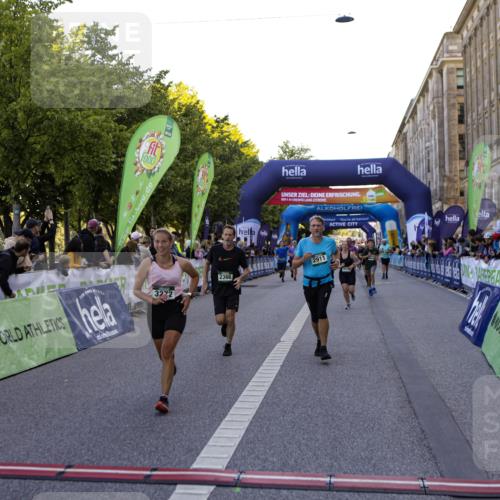 01.09.2024 - BARMER Alsterlauf Kathrin Stürmer Photography http://msf.ph/oto/6970387 01.09.2024 10:01:05 Ziel 2245, 2282, 2942, 3470, 3504, 3587, 3752, 3883, 4032, 4301, 4446, 5147, 5310, 8190, 2366, 2605, 2911, 3272, 3312, 3661, 3854, 3956, 4395, 4576, 4612, 4715, 4788, 5023, 8195 meine-sportfotos.de