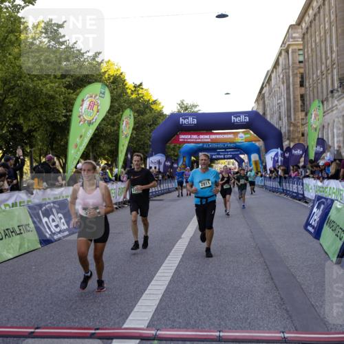 01.09.2024 - BARMER Alsterlauf Kathrin Stürmer Photography http://msf.ph/oto/6970388 01.09.2024 10:01:05 Ziel 2245, 2282, 2942, 3470, 3504, 3587, 3752, 3883, 4032, 4301, 4446, 5147, 5310, 8190, 2366, 2605, 2911, 3272, 3312, 3661, 3854, 3956, 4395, 4576, 4612, 4715, 4788, 5023, 8195 meine-sportfotos.de