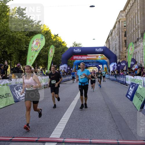 01.09.2024 - BARMER Alsterlauf Kathrin Stürmer Photography http://msf.ph/oto/6970389 01.09.2024 10:01:06 Ziel 2245, 2282, 2942, 3107, 3470, 3504, 3587, 3752, 3883, 3950, 4032, 4446, 5147, 5310, 8190, 2366, 2605, 2911, 3272, 3312, 3328, 3661, 3854, 3956, 4576, 4612, 4715, 4788, 5023, 5028, 8195 meine-sportfotos.de