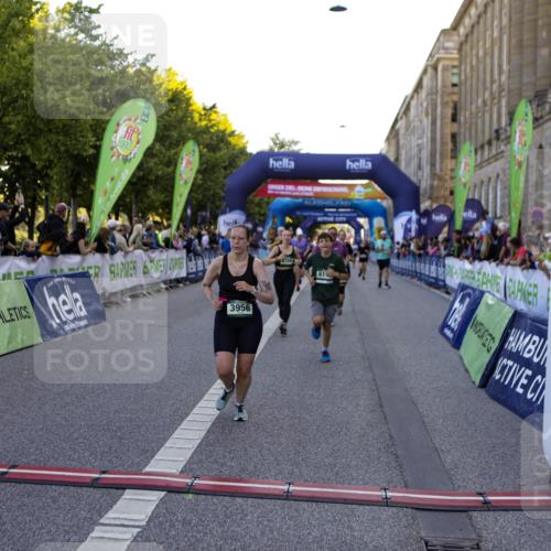 01.09.2024 - BARMER Alsterlauf Kathrin Stürmer Photography http://msf.ph/oto/6970399 01.09.2024 10:01:09 Ziel 2245, 2282, 2290, 2942, 3107, 3470, 3504, 3587, 3752, 3883, 3950, 4032, 4446, 5147, 5310, 8190, 2366, 2911, 3137, 3272, 3328, 3661, 3854, 3956, 4576, 4602, 4612, 4788, 5028, 8195, 8245 meine-sportfotos.de