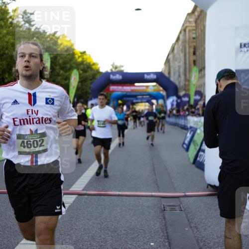 01.09.2024 - BARMER Alsterlauf Kathrin Stürmer Photography http://msf.ph/oto/6970402 01.09.2024 10:01:17 Ziel 2282, 2289, 2290, 2942, 3107, 3275, 3587, 3722, 3752, 3950, 4032, 4068, 4070, 4220, 4287, 4446, 4665, 4759, 4771, 4945, 5081, 5096, 5111, 5147, 5296, 8062, 2040, 2315, 2486, 2935, 2973, 3137, 3328, 3329, 3661, 4191, 4192, 4576, 4602, 4788, 5028, 5224, 5225, 8073, 8195, 8245, 8302, 8363 meine-sportfotos.de