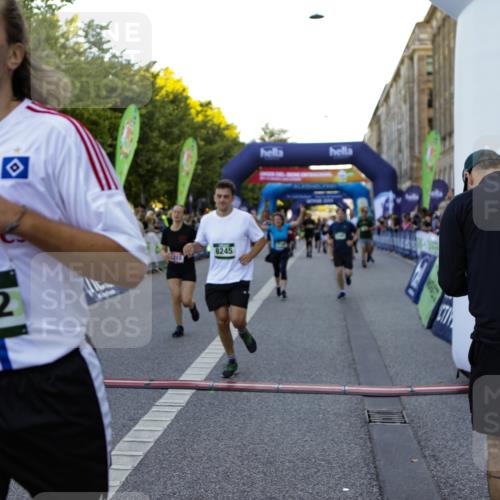 01.09.2024 - BARMER Alsterlauf Kathrin Stürmer Photography http://msf.ph/oto/6970404 01.09.2024 10:01:17 Ziel 2282, 2289, 2290, 2942, 3107, 3275, 3587, 3722, 3752, 3950, 4032, 4068, 4070, 4220, 4287, 4446, 4665, 4759, 4771, 4945, 5081, 5096, 5111, 5147, 5296, 8062, 2040, 2315, 2486, 2935, 2973, 3137, 3328, 3329, 3661, 4191, 4192, 4576, 4602, 4788, 5028, 5224, 5225, 8073, 8195, 8245, 8302, 8363 meine-sportfotos.de