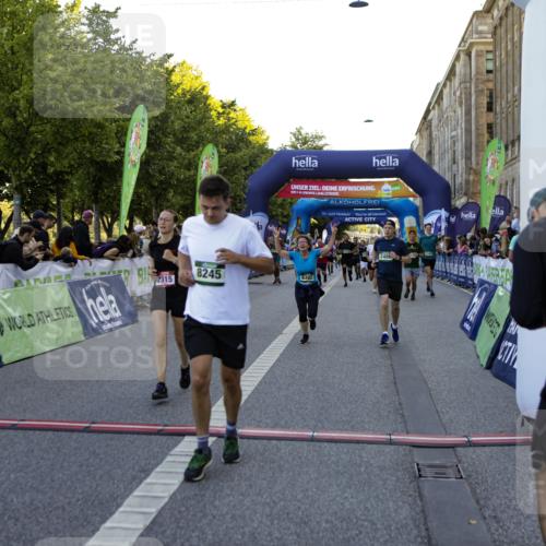 01.09.2024 - BARMER Alsterlauf Kathrin Stürmer Photography http://msf.ph/oto/6970407 01.09.2024 10:01:18 Ziel 2059, 2282, 2289, 2290, 2942, 3107, 3275, 3587, 3722, 3752, 3950, 4068, 4070, 4220, 4287, 4446, 4665, 4759, 4771, 4945, 5081, 5096, 5111, 5296, 8062, 2040, 2315, 2486, 2935, 2973, 3137, 3328, 3329, 3661, 4191, 4192, 4466, 4576, 4602, 4788, 5028, 5224, 5225, 8073, 8195, 8245, 8302, 8363 meine-sportfotos.de