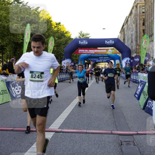 01.09.2024 - BARMER Alsterlauf Kathrin Stürmer Photography http://msf.ph/oto/6970408 01.09.2024 10:01:18 Ziel 2059, 2282, 2289, 2290, 2942, 3107, 3275, 3587, 3722, 3752, 3950, 4068, 4070, 4220, 4287, 4446, 4665, 4759, 4771, 4945, 5081, 5096, 5111, 5296, 8062, 2040, 2315, 2486, 2935, 2973, 3137, 3328, 3329, 3661, 4191, 4192, 4466, 4576, 4602, 4788, 5028, 5224, 5225, 8073, 8195, 8245, 8302, 8363 meine-sportfotos.de