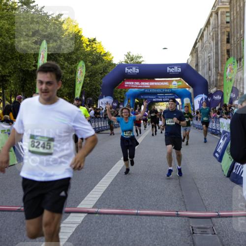 01.09.2024 - BARMER Alsterlauf Kathrin Stürmer Photography http://msf.ph/oto/6970409 01.09.2024 10:01:18 Ziel 2059, 2282, 2289, 2290, 2942, 3107, 3275, 3587, 3722, 3752, 3950, 4068, 4070, 4220, 4287, 4446, 4665, 4759, 4771, 4945, 5081, 5096, 5111, 5296, 8062, 2040, 2315, 2486, 2935, 2973, 3137, 3328, 3329, 3661, 4191, 4192, 4466, 4576, 4602, 4788, 5028, 5224, 5225, 8073, 8195, 8245, 8302, 8363 meine-sportfotos.de