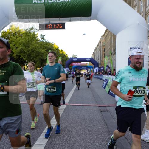 01.09.2024 - BARMER Alsterlauf Kathrin Stürmer Photography http://msf.ph/oto/6970421 01.09.2024 10:01:24 Ziel 2059, 2289, 2290, 3107, 3134, 3275, 3722, 3752, 3817, 3950, 4068, 4070, 4220, 4287, 4322, 4446, 4665, 4759, 4771, 4941, 4945, 5081, 5096, 5111, 5296, 8062, 2004, 2040, 2250, 2315, 2486, 2935, 2973, 3170, 3329, 3957, 3968, 4191, 4192, 4354, 4466, 4559, 4695, 5224, 5225, 8073, 8245, 8302, 8363 meine-sportfotos.de