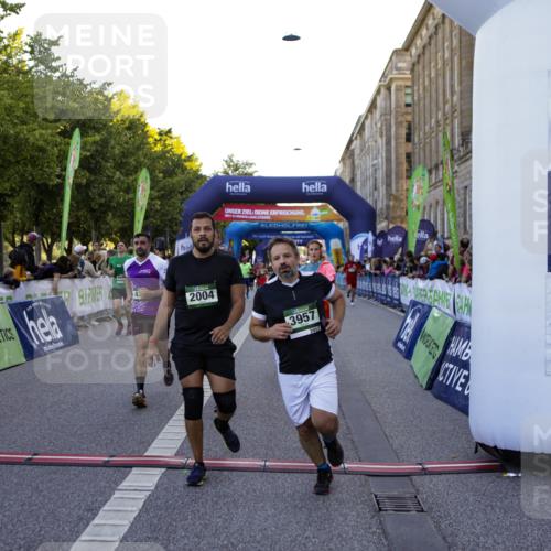 01.09.2024 - BARMER Alsterlauf Kathrin Stürmer Photography http://msf.ph/oto/6970424 01.09.2024 10:01:27 Ziel 2059, 2289, 2290, 3134, 3275, 3722, 3817, 3992, 4068, 4070, 4133, 4220, 4225, 4287, 4322, 4665, 4759, 4771, 4941, 4945, 4989, 5081, 5096, 5111, 5296, 8062, 2004, 2040, 2250, 2935, 2973, 3018, 3170, 3171, 3327, 3329, 3957, 3968, 4191, 4192, 4354, 4466, 4559, 4583, 4695, 5224, 5225, 5261, 5264, 8073, 8302, 8363 meine-sportfotos.de