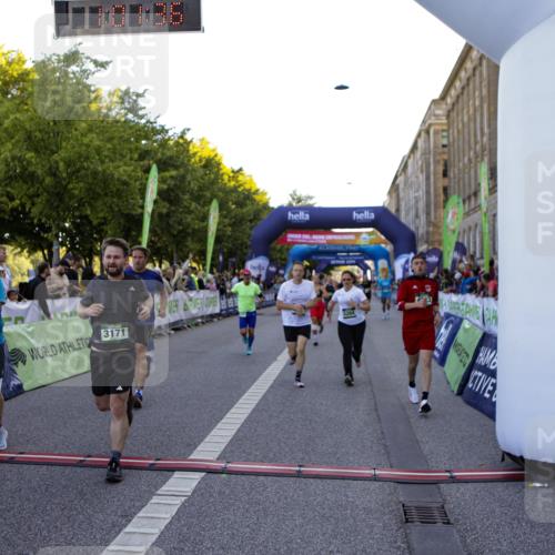 01.09.2024 - BARMER Alsterlauf Kathrin Stürmer Photography http://msf.ph/oto/6970430 01.09.2024 10:01:33 Ziel 2059, 2259, 3134, 3275, 3722, 3817, 3909, 3992, 4068, 4070, 4127, 4133, 4145, 4225, 4287, 4322, 4665, 4759, 4771, 4941, 4945, 4989, 5111, 2004, 2006, 2114, 2243, 2250, 2513, 2890, 2891, 3018, 3142, 3170, 3171, 3204, 3208, 3209, 3327, 3472, 3590, 3957, 3968, 4354, 4466, 4559, 4583, 4695, 5261, 5264 meine-sportfotos.de