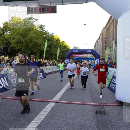 01.09.2024 - BARMER Alsterlauf Kathrin Stürmer Photography http://msf.ph/oto/6970433 01.09.2024 10:01:34 Ziel 2059, 2259, 3134, 3275, 3722, 3742, 3817, 3909, 3992, 4068, 4070, 4127, 4133, 4145, 4214, 4225, 4287, 4322, 4582, 4665, 4759, 4771, 4941, 4945, 4989, 5111, 2004, 2006, 2114, 2243, 2250, 2513, 2890, 2891, 3018, 3142, 3170, 3171, 3204, 3208, 3209, 3327, 3472, 3590, 3957, 3968, 4354, 4559, 4583, 4695, 4766, 5261, 5264 meine-sportfotos.de