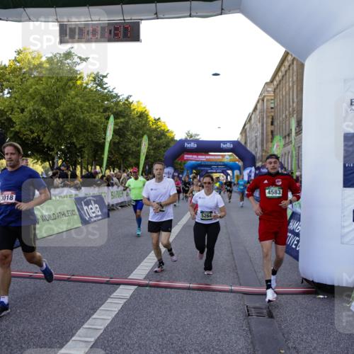 01.09.2024 - BARMER Alsterlauf Kathrin Stürmer Photography http://msf.ph/oto/6970437 01.09.2024 10:01:34 Ziel 2059, 2259, 3134, 3275, 3722, 3742, 3817, 3909, 3992, 4068, 4070, 4127, 4133, 4145, 4214, 4225, 4287, 4322, 4582, 4665, 4759, 4771, 4941, 4945, 4989, 5111, 2004, 2006, 2114, 2243, 2250, 2513, 2890, 2891, 3018, 3142, 3170, 3171, 3204, 3208, 3209, 3327, 3472, 3590, 3957, 3968, 4354, 4559, 4583, 4695, 4766, 5261, 5264 meine-sportfotos.de
