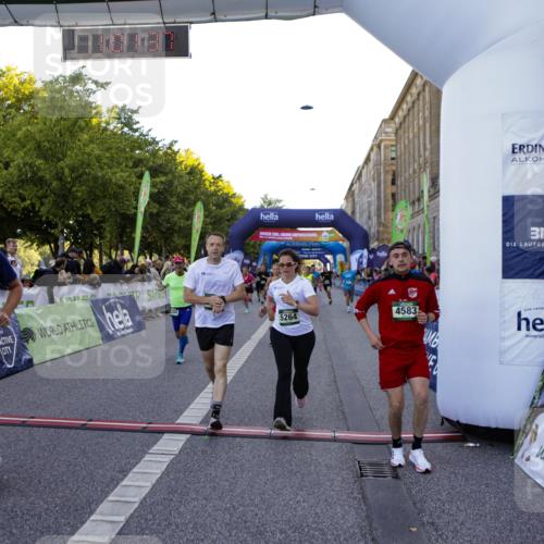 01.09.2024 - BARMER Alsterlauf Kathrin Stürmer Photography http://msf.ph/oto/6970438 01.09.2024 10:01:35 Ziel 2059, 2259, 3134, 3275, 3722, 3742, 3817, 3909, 3992, 4068, 4070, 4127, 4133, 4145, 4214, 4225, 4287, 4322, 4582, 4665, 4759, 4771, 4941, 4989, 2006, 2114, 2243, 2250, 2513, 2890, 2891, 3018, 3142, 3170, 3171, 3204, 3208, 3209, 3327, 3472, 3590, 3968, 4354, 4559, 4583, 4695, 4766, 5261, 5264 meine-sportfotos.de