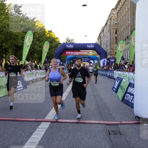 01.09.2024 - BARMER Alsterlauf Kathrin Stürmer Photography http://msf.ph/oto/6970444 01.09.2024 10:01:45 Ziel 2259, 2888, 3195, 3196, 3276, 3742, 3909, 3992, 4127, 4133, 4145, 4184, 4214, 4225, 4244, 4582, 4603, 4989, 5042, 2006, 2122, 2152, 2243, 2357, 2513, 2890, 2891, 3057, 3058, 3102, 3142, 3208, 3209, 3472, 3590, 3702, 4182, 4647, 4745, 4766, 4923, 5141, 5207 meine-sportfotos.de