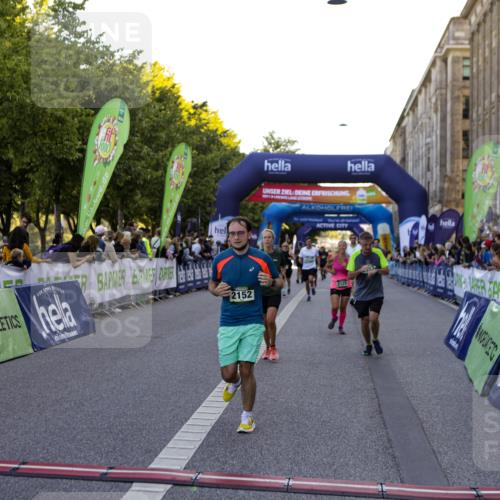 01.09.2024 - BARMER Alsterlauf Kathrin Stürmer Photography http://msf.ph/oto/6970450 01.09.2024 10:01:47 Ziel 2259, 2888, 3195, 3196, 3239, 3276, 3562, 3619, 3742, 3886, 3909, 4127, 4133, 4145, 4184, 4214, 4244, 4582, 4603, 5042, 8199, 2006, 2122, 2152, 2208, 2356, 2357, 2890, 3057, 3058, 3093, 3102, 3123, 3208, 3209, 3590, 3702, 4182, 4628, 4647, 4745, 4766, 4923, 5141, 5207 meine-sportfotos.de