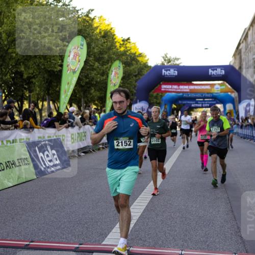 01.09.2024 - BARMER Alsterlauf Kathrin Stürmer Photography http://msf.ph/oto/6970453 01.09.2024 10:01:48 Ziel 2259, 2888, 3195, 3196, 3239, 3276, 3562, 3619, 3742, 3886, 3909, 4127, 4145, 4184, 4214, 4244, 4582, 4603, 5042, 8199, 2006, 2122, 2152, 2208, 2356, 2357, 2762, 2763, 3057, 3058, 3093, 3102, 3123, 3590, 3702, 4182, 4311, 4500, 4628, 4647, 4745, 4766, 4923, 5141, 5207 meine-sportfotos.de