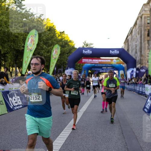 01.09.2024 - BARMER Alsterlauf Kathrin Stürmer Photography http://msf.ph/oto/6970455 01.09.2024 10:01:48 Ziel 2259, 2888, 3195, 3196, 3239, 3276, 3562, 3619, 3742, 3886, 3909, 4127, 4145, 4184, 4214, 4244, 4582, 4603, 5042, 8199, 2006, 2122, 2152, 2208, 2356, 2357, 2762, 2763, 3057, 3058, 3093, 3102, 3123, 3590, 3702, 4182, 4311, 4500, 4628, 4647, 4745, 4766, 4923, 5141, 5207 meine-sportfotos.de